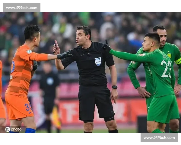 青岛黄海青港迎战重庆之夜攻防博弈看点全解析中超焦点对决胜负悬念